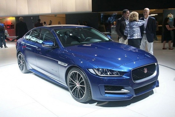 视频：2014巴黎车展全新捷豹XE高清实拍