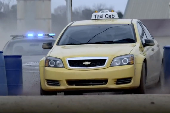 视频：顶尖赛车手太任性 开出租车搞恶作剧