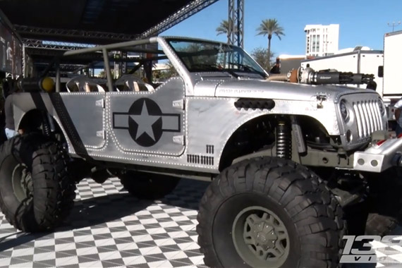 视频：备有机枪的双涡轮增压装甲吉普车