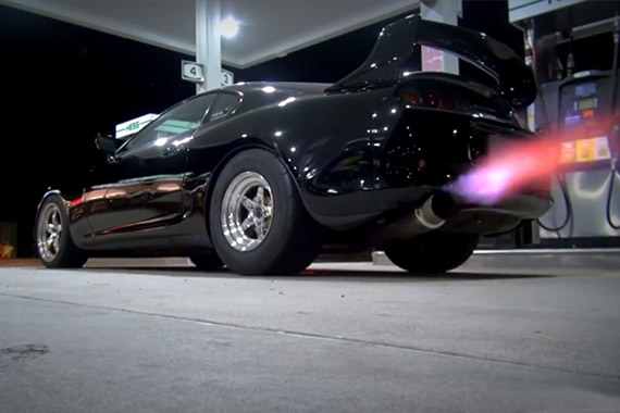 视频：街头竞速 丰田Supra VS 宝马S1000RR