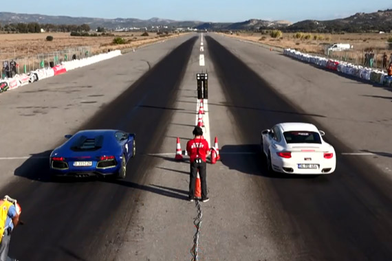 视频：保时捷911 Turbo 直线加速战大牛