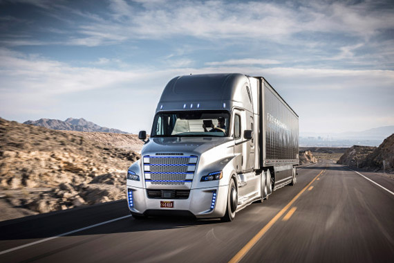 视频：大卡司机的福音 首辆无人驾驶卡车