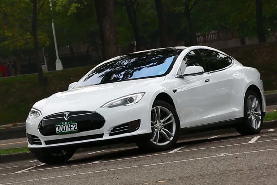 视频：风驰电掣 Go车志试驾特斯拉Model S