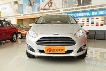 视频：夸张大嘴 2013款福特嘉年华高清详解