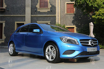 视频：重装上阵 奔驰全新A级高清详解