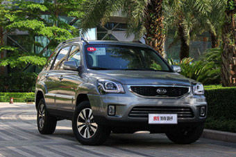 视频：家族化虎啸式前脸 2013款起亚狮跑高清详解