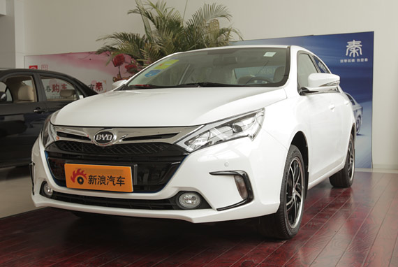 视频：混合动力新贵 2014款比亚迪秦高清详解