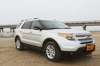 视频：[胖哥试车]美国试驾福特Explorer