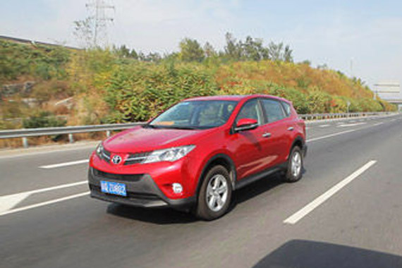 视频：[胖哥试车]年轻的代价 试驾全新丰田RAV4