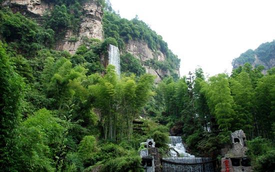 宝峰湖(图:Jia Jia's 视界。) 宝峰湖(图:Jia Jia's 视界。)