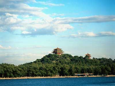景山公园 (新浪配图 来源:北京市公园管理中心) 景山公园 (新浪配图 来源:北京市公园管理中心)