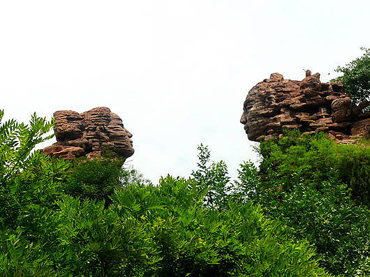 天河山(新浪旅游配图 来源:刘县生新浪博客) 天河山(新浪旅游配图 来源:刘县生新浪博客)