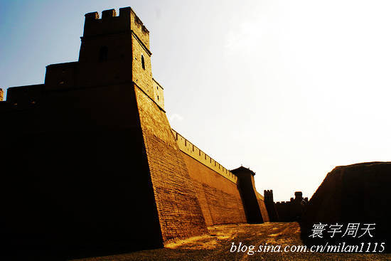 新浪旅游配图:嘉峪关城墙 摄影:寰宇周天 新浪旅游配图:嘉峪关城墙 摄影:寰宇周天