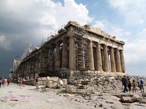 帕提农神庙(Parthenon)是举世闻名的古代七大奇观之一 帕提农神庙(Parthenon)是举世闻名的古代七大奇观之一
