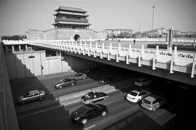 复建后的永定门(摄:李飞) 复建后的永定门(摄:李飞)