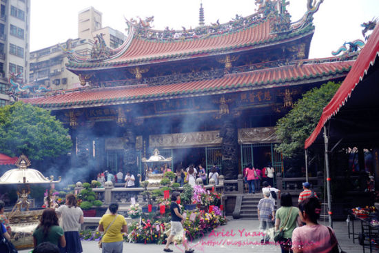 龙山寺(图片:艾俪尔) 龙山寺(图片来源:艾俪尔)