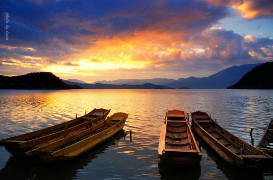泸沽湖美景(图:POCO网啊北 摄影) 泸沽湖美景(图:POCO网啊北 摄影)