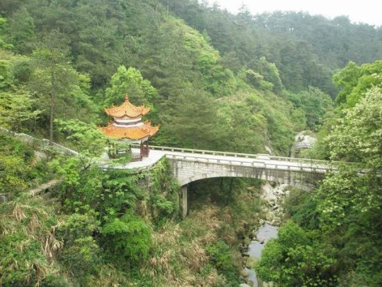 长沙岳麓山旅游_长沙岳麓山旅游攻略_岳麓山