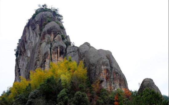 门岩风光岩门,作为仙都风景名胜区四大景区之一.