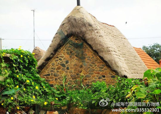 海草房（图：@威海市旅游局官方微博）