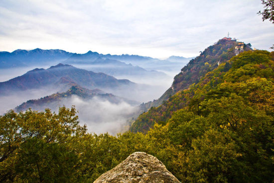 小编推荐2015-05-27   :34:   旅游不必去远方,家门口就有,环山路景观