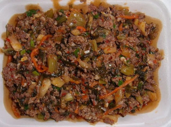 辣腌菜炒肉(图片来源:@邦腊掌温泉) 辣腌菜炒肉(图片来源:@邦腊掌温泉)