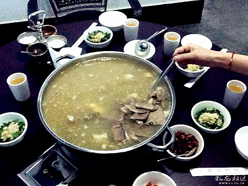 羊肉汤锅(来源:泸西之窗) 羊肉汤锅(来源:泸西之窗)