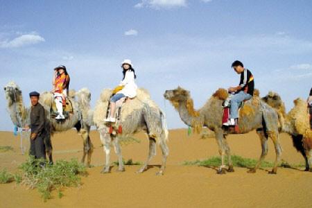 阿拉善巴丹吉林沙漠旅游_阿拉善巴丹吉林沙漠