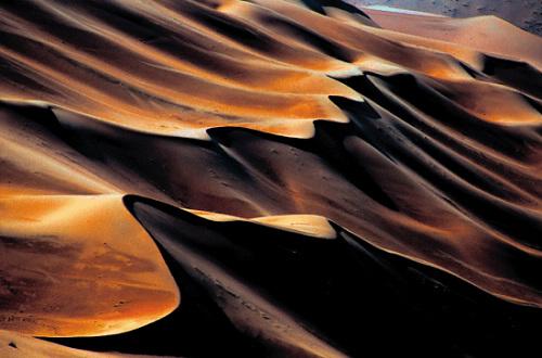 阿拉善巴丹吉林沙漠旅游_阿拉善巴丹吉林沙漠