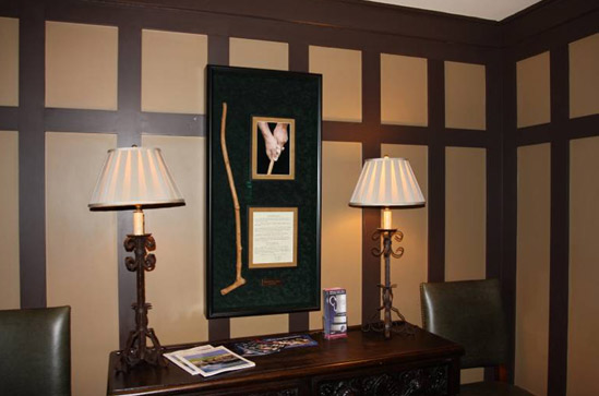 在球场工地中偶然发现的弯杆如今成为了珍贵的文物 在球场工地中偶然发现的弯杆如今成为了珍贵的文物