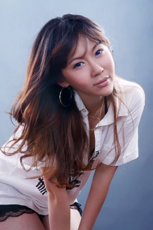 伍洲彤的助理吴雨桐 伍洲彤的助理吴雨桐