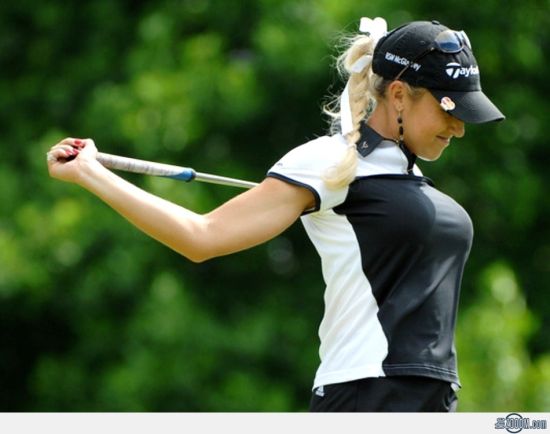 古尔比斯超大的胸脯(点击查看组图) 古尔比斯超大的胸脯(点击查看组图)