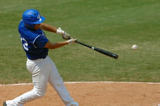 球技-高尔夫挥杆用好胯部动作 磨练你的腰部力量