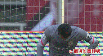 王大雷滑到 王大雷滑倒