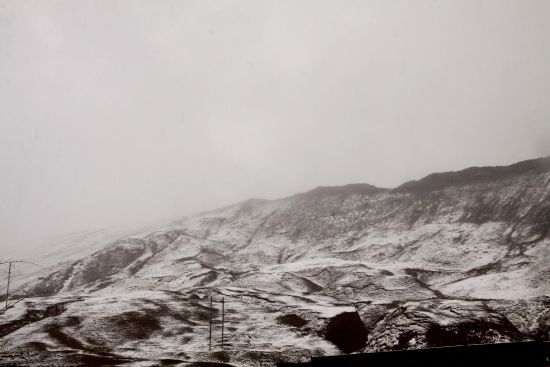 在从化隆群科新区前往塔加村的路上,经历雨雪阴晴,在一天之内如同经历春夏秋冬。多变的气候,独特的景观,正是户外爱好者者心中向往之地。 在从化隆群科新区前往塔加村的路上,经历雨雪阴晴,在一天之内如同经历春夏秋冬。多变的气候,独特的景观,正是户外爱好者者心中向往之地。