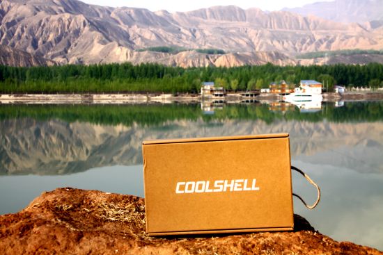鞋盒正面印有跑鞋核心科技coolshell字样,coolshell轻酷透气科技着力于解决运动中鞋内温度上升的问题。 鞋盒正面印有跑鞋核心科技coolshell字样,coolshell轻酷透气科技着力于解决运动中鞋内温度上升的问题。