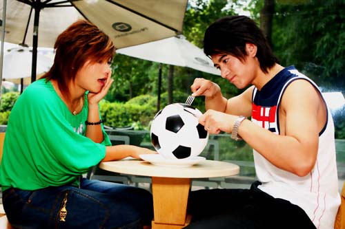 ͼ�ģ�ѩ������VSŮ��ż�����򵰸���˷���