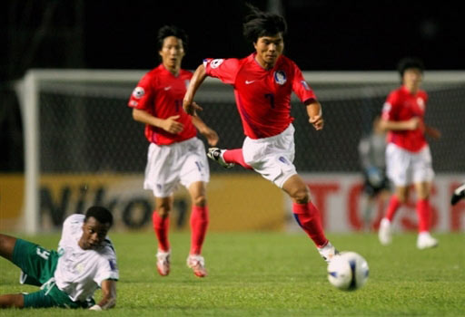 亚洲杯- 伊朗半场2-1逆转乌兹别克沙特争议点球