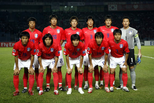 亚洲杯- 伊朗半场2-1逆转乌兹别克沙特争议点球