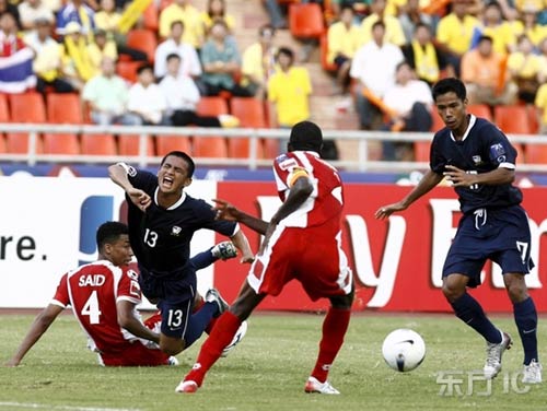 图文-[亚洲杯]阿曼0-2泰国为何竟然如此狼狈？