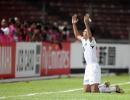图文-[亚洲杯]伊拉克1-0沙特尤尼斯进球跪地庆祝