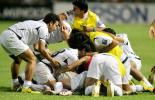 图文-[亚洲杯]伊拉克1-0沙特夺冠伊队员疯狂庆祝