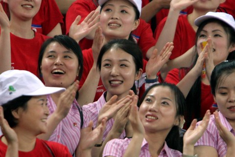 图文-[女足世界杯]朝鲜VS瑞典 朝鲜的美女助威