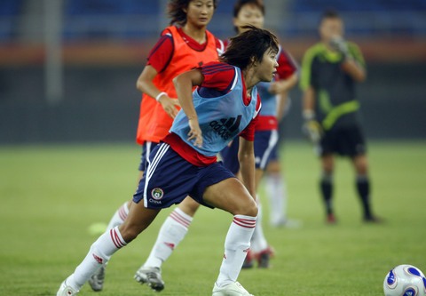 ͼ��-�й�Ů����ѵ��ǰ�溫�����������ޱ�