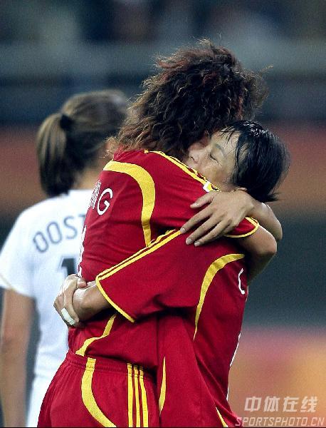 ͼ��-[Ů�����籭]�й�2-0������л��ϼ�����ӵ��