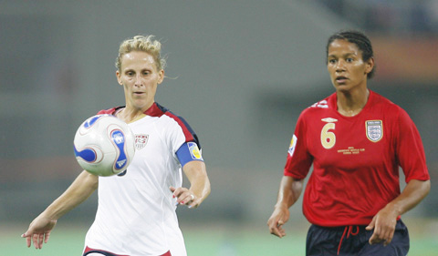 ͼ��-[���籭]����3-0Ӣ��������ǿ�������ǰ��