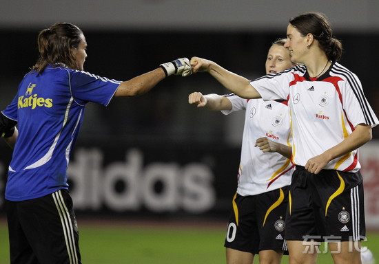 ͼ��-[���籭]�¹�Ů�㱸ս�������ִ�Ϊ���ѹľ�