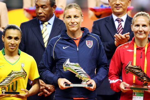 图文-女足世界杯颁奖仪式 三个伟大的锋线杀手