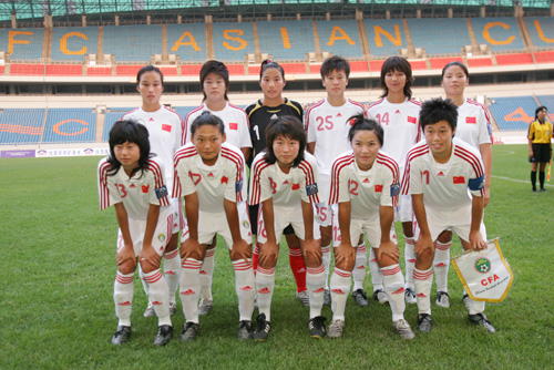 图文-[亚青赛]中国女足2-0泰国 女足首发全家福