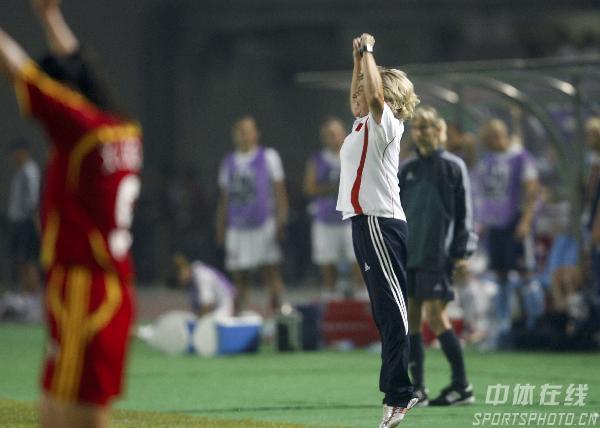 图文-多曼斯基入主女足完全回顾世界杯战胜丹麦